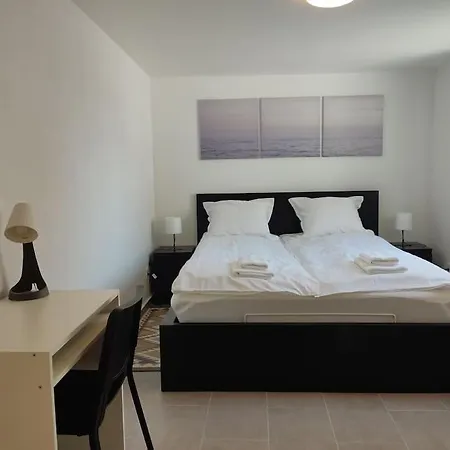 Cozy House With 3 Bedrooms On The Sea Coast *