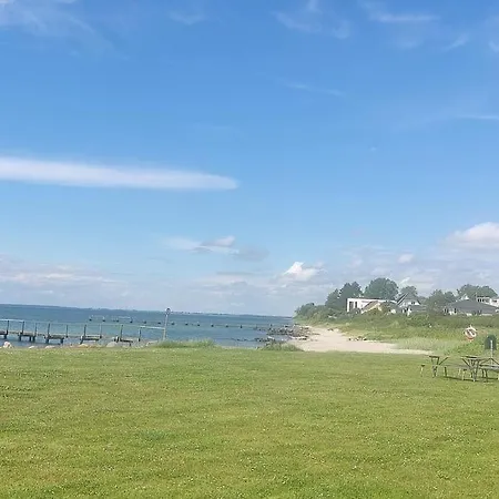 度假居 Cozy House With 3 Bedrooms On The Sea Coast *