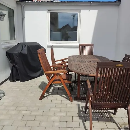 Cozy House With 3 Bedrooms On The Sea Coast *